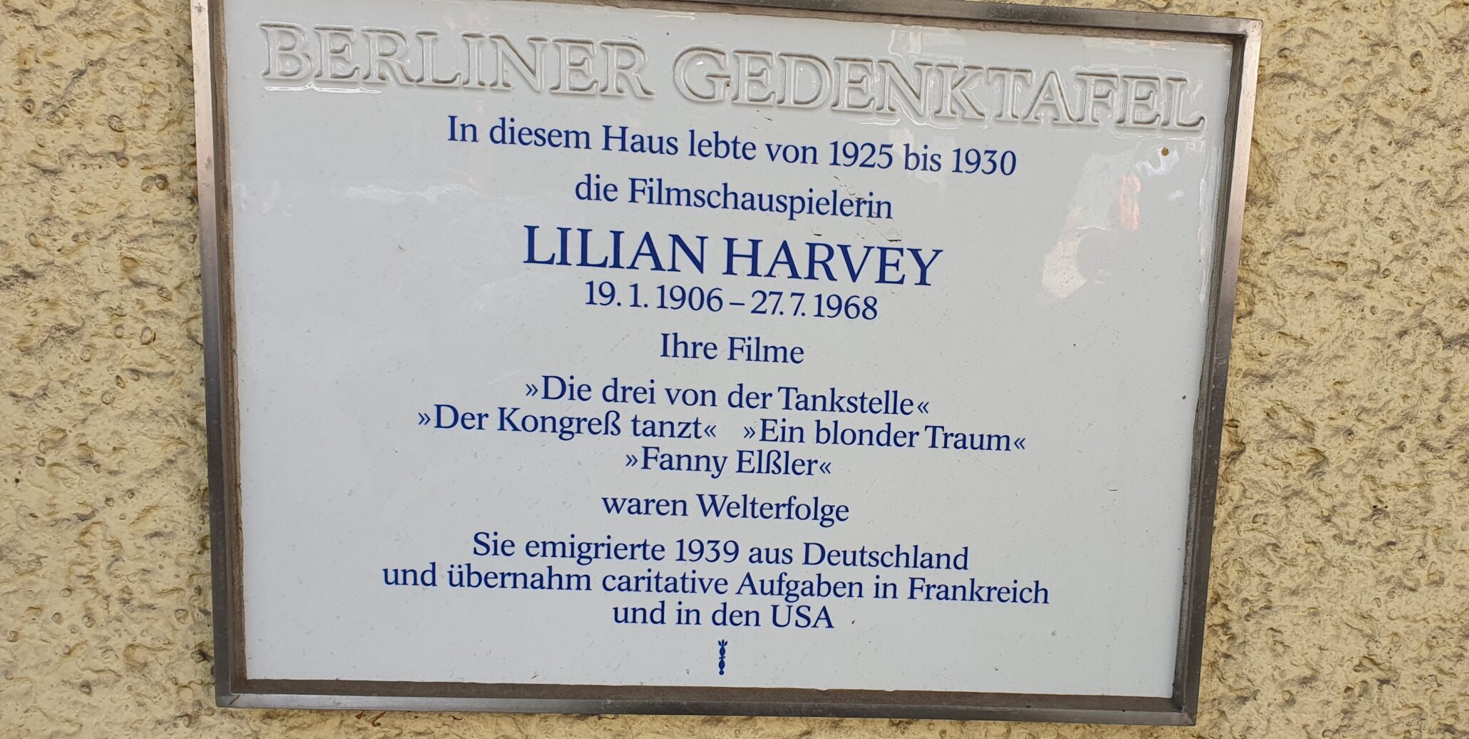 Berliner Gedenktafel in Wilmersdorf, Düsseldorfer Strasse 47. (Foto: AdNe)