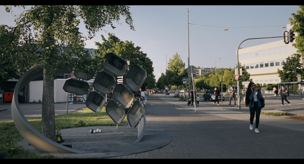 Ein Denkmal für den vermeintlichen "Amoklauf" von München.
(Foto: © ZDF und Julian Vogel)
