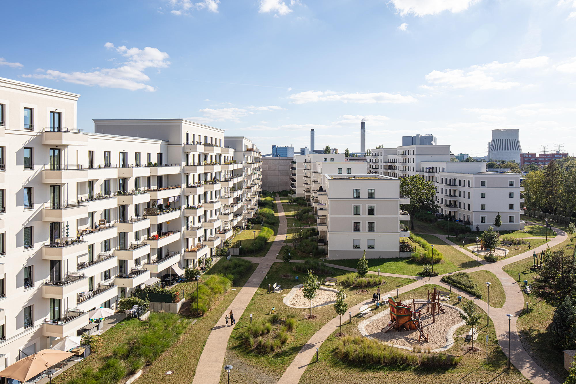 Nöfer Architekten präsentieren Schwammstadt-Projekte: Ausstellung „REGENIAL“ eröffnet