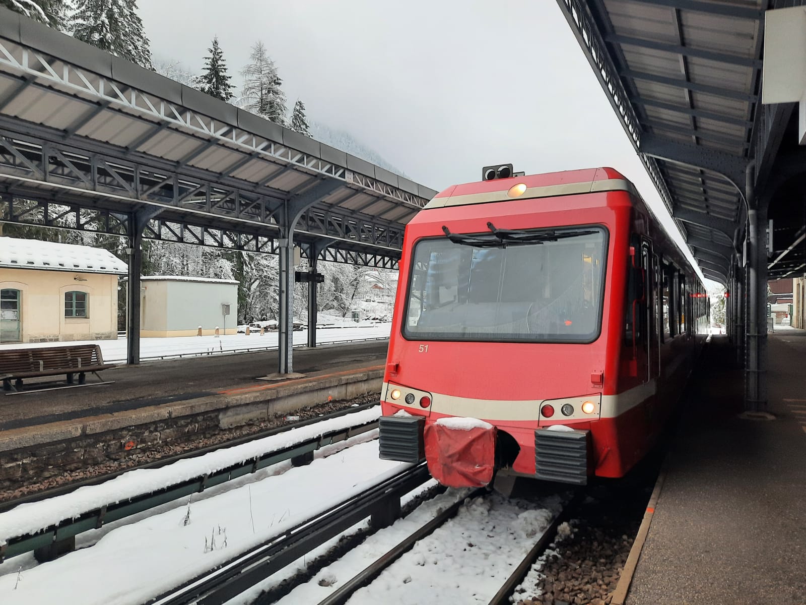 So kam es: Ein Zug fuhr ab in Südwales