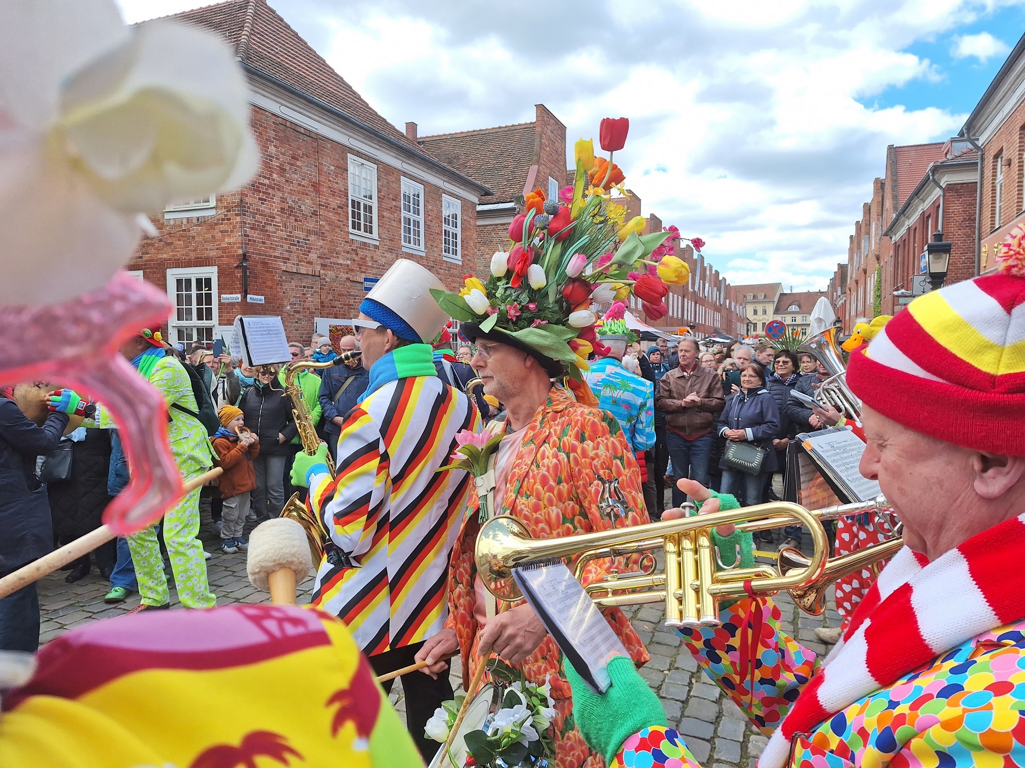 Stimmungsvolles Tulpenfest in Potsdam im Holländischen Viertel