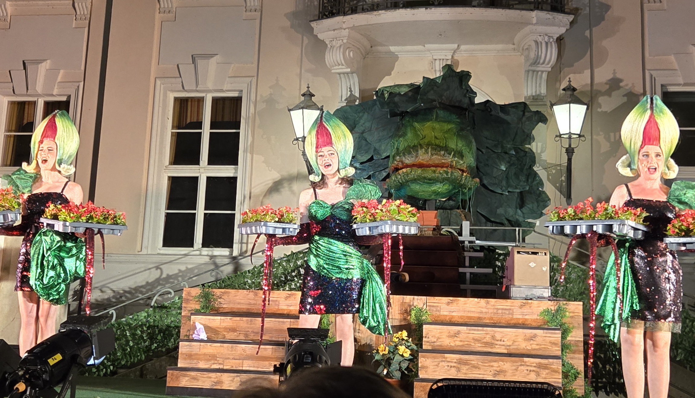 „Mushniks Blumenladen“ öffnet seine Türen – Kultmusical „Der kleine Horrorladen“ seit dem 1. August in Wustrau
