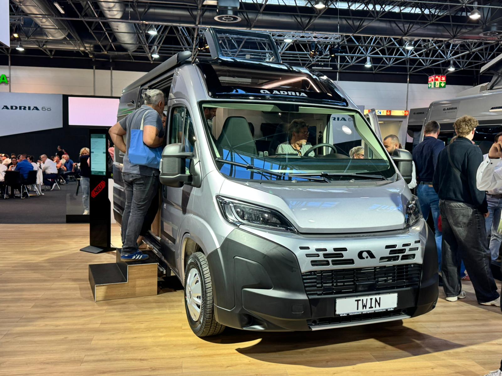 Caravan Salon 2025: Adria Mobil feiert 60-jähriges Jubiläum mit Neuheiten