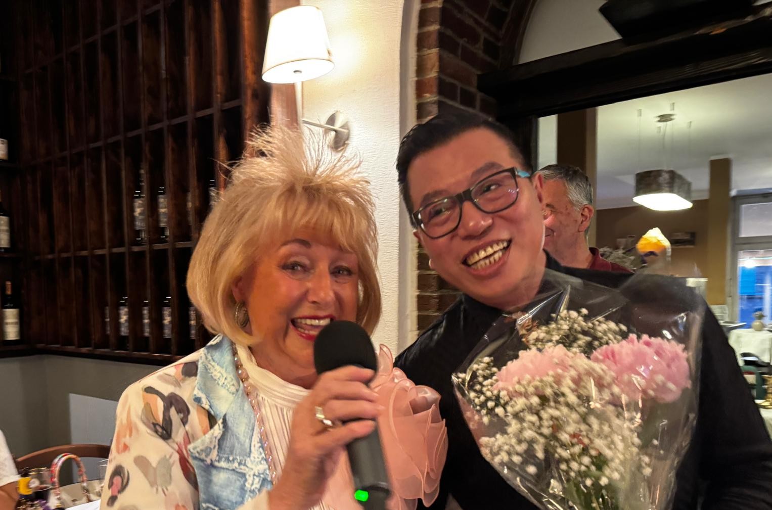 Erfolgreicher Showabend mit Stefanie Simon im „Berliner Hof“