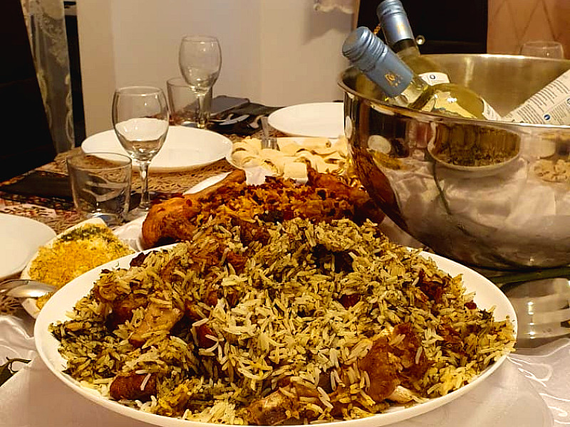 Sehr gut speisen und spielen im Restaurant Baku City