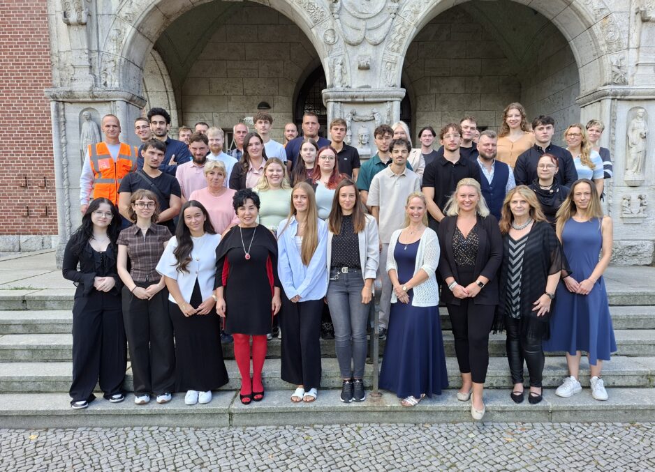 25 Auszubildende und drei dual Studierende starten ihre berufliche Zukunft im Bezirksamt Reinickendorf