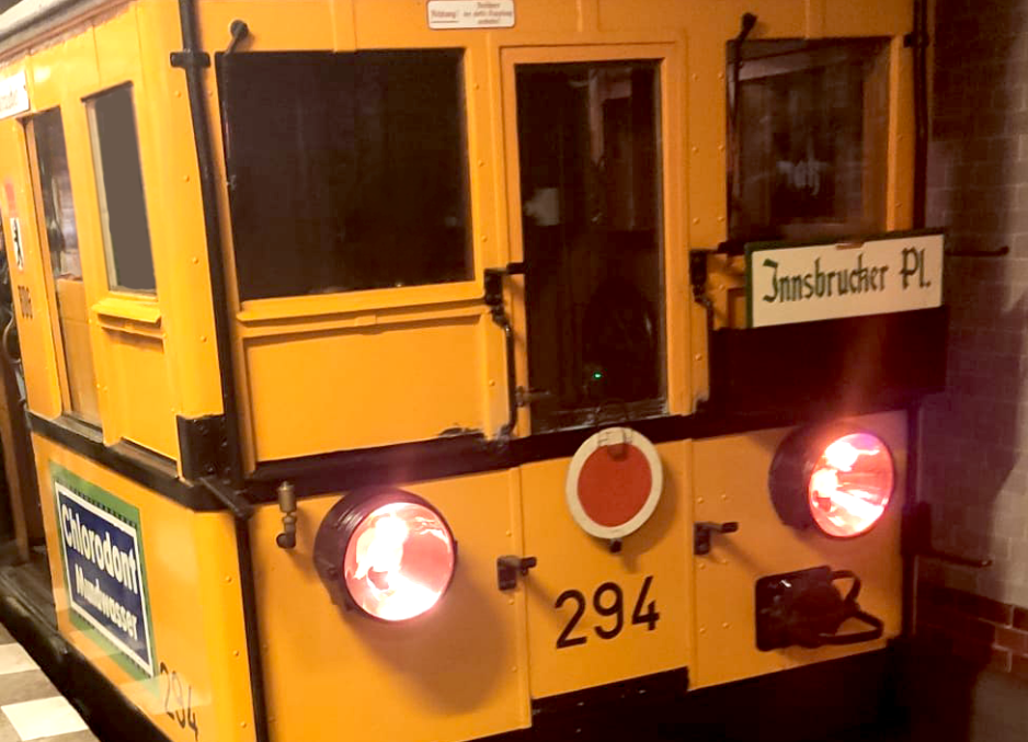 Raucher sehen rot-Im historischen U – Bahnzug